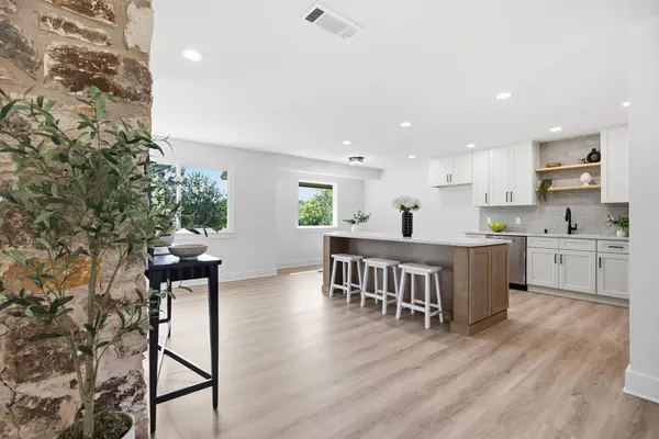 1103 Stillhouse SPG, Round Rock, TX 78681