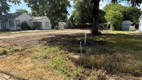 1312 Wallace ST, Taylor, TX 76574