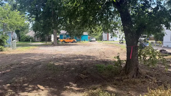 1312 Wallace ST, Taylor, TX 76574