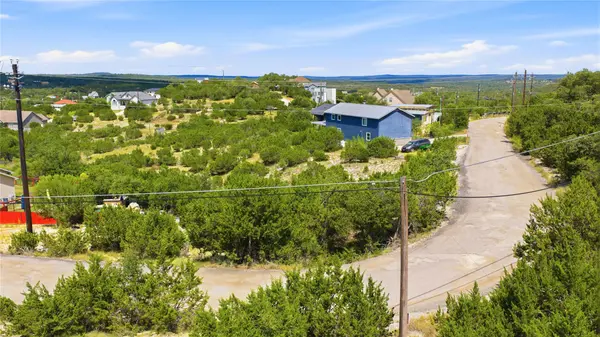 10704 Lake Park DR, Dripping Springs, TX 78620