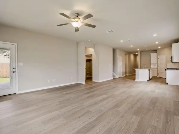902 Universal DR, Hutto, TX 78634