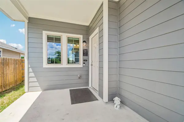 129 Trailstone DR, Bastrop, TX 78602