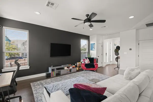 5160 N A W Grimes BLVD #125, Round Rock, TX 78665
