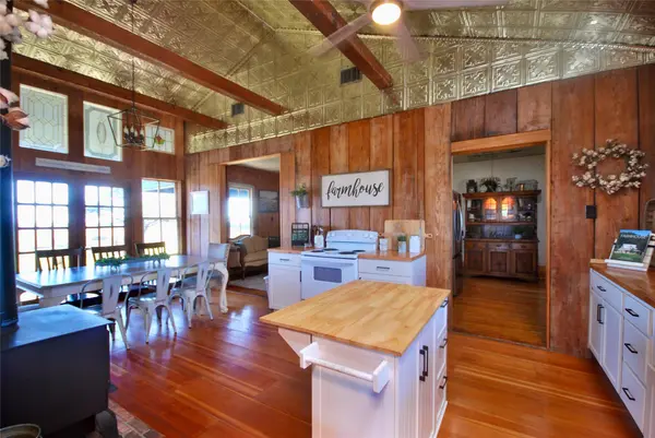 4228 County Road 256, Moulton, TX 77975