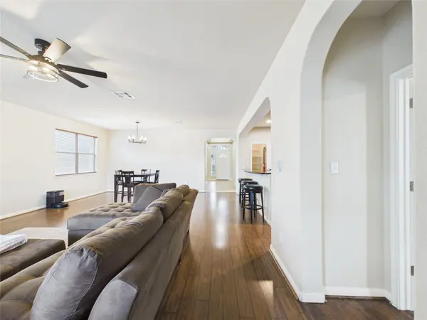 1070 Sussex WAY, Round Rock, TX 78665