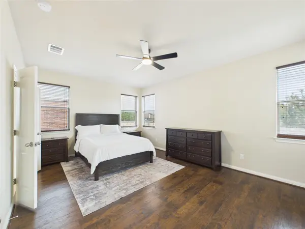 1070 Sussex WAY, Round Rock, TX 78665