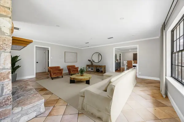 208 Maple DR, Mountain City, TX 78610
