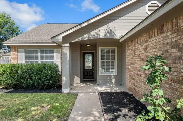 209 Clarks WAY, Hutto, TX 78634