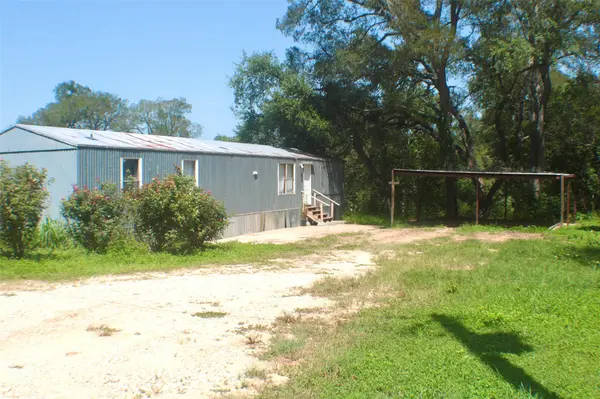933 W Highway 71, Smithville, TX 78957