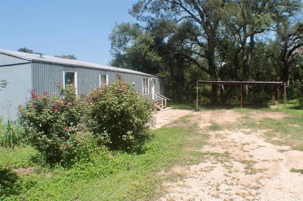933 W Highway 71, Smithville, TX 78957