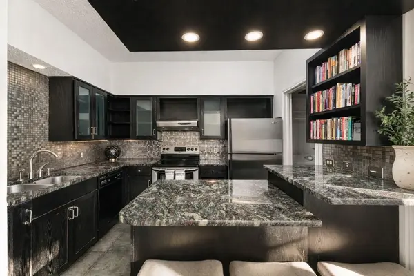 1307 Kinney Ave #124, Austin, TX 78704