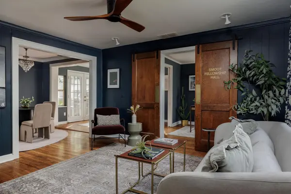 2104 De Verne ST, Austin, TX 78704