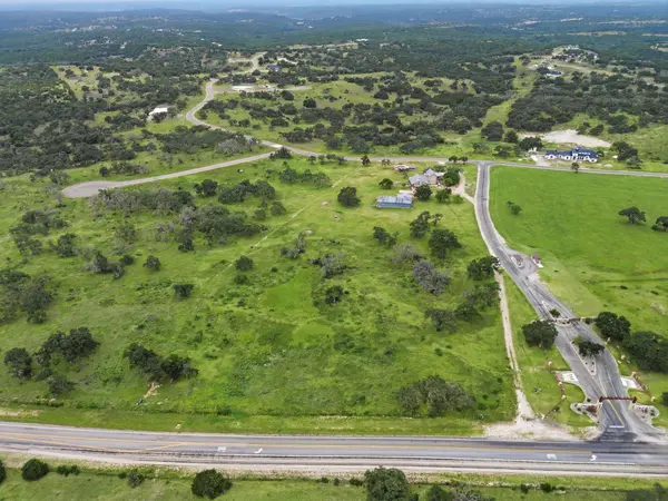 000 Muy Alto Ranch DR, Harper, TX 78631