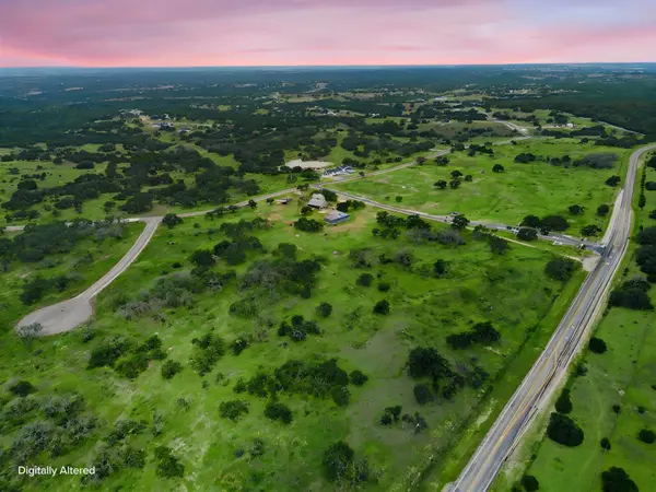 000 Muy Alto Ranch DR, Harper, TX 78631