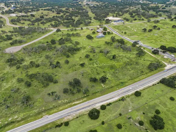 000 Muy Alto Ranch DR, Harper, TX 78631