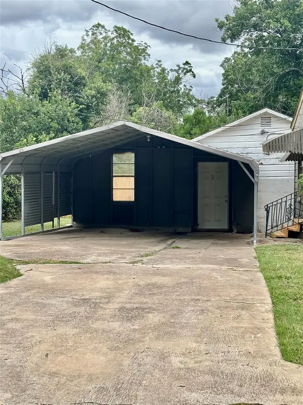 415 E 7th ST, Taylor, TX 76574