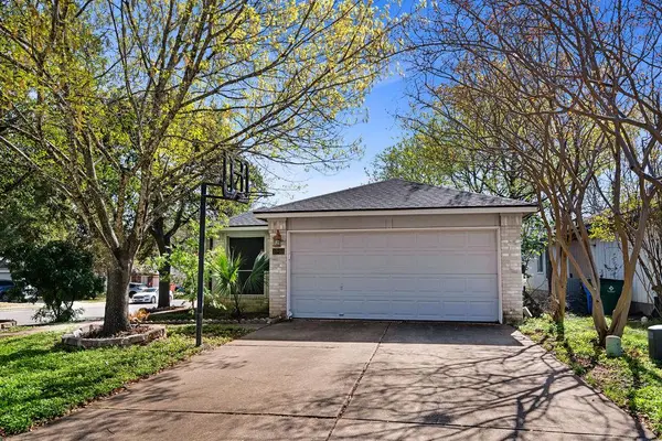 1001 Apple Cross DR, Pflugerville, TX 78660