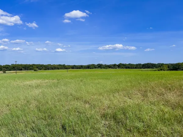 0001 Old McMahan RD, Lockhart, TX 78644