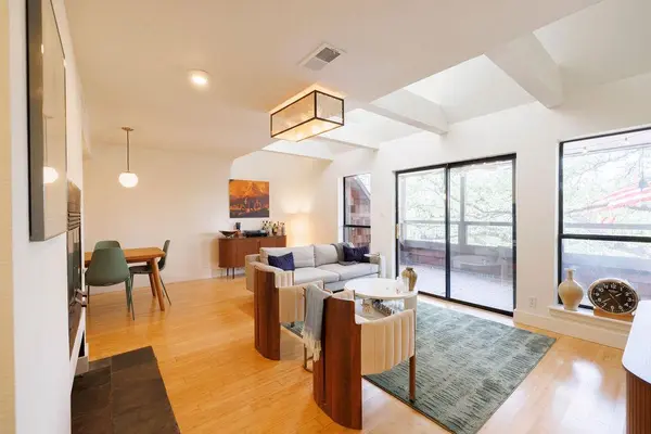 7320 Cave HOLW, Austin, TX 78750