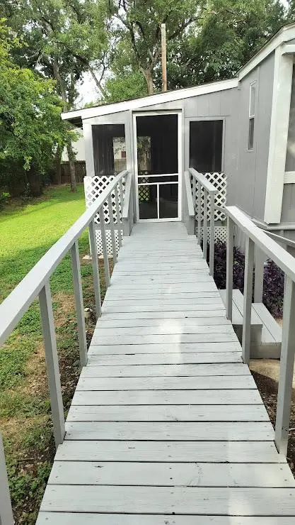 305 Woods LN, Cedar Park, TX 78613