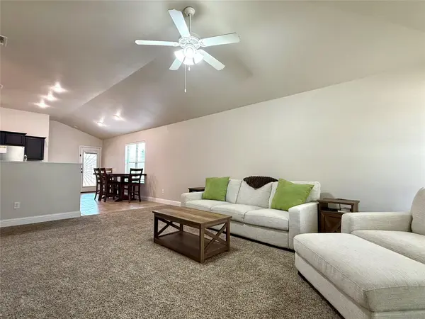7403 101st ST, Lubbock, TX 79424
