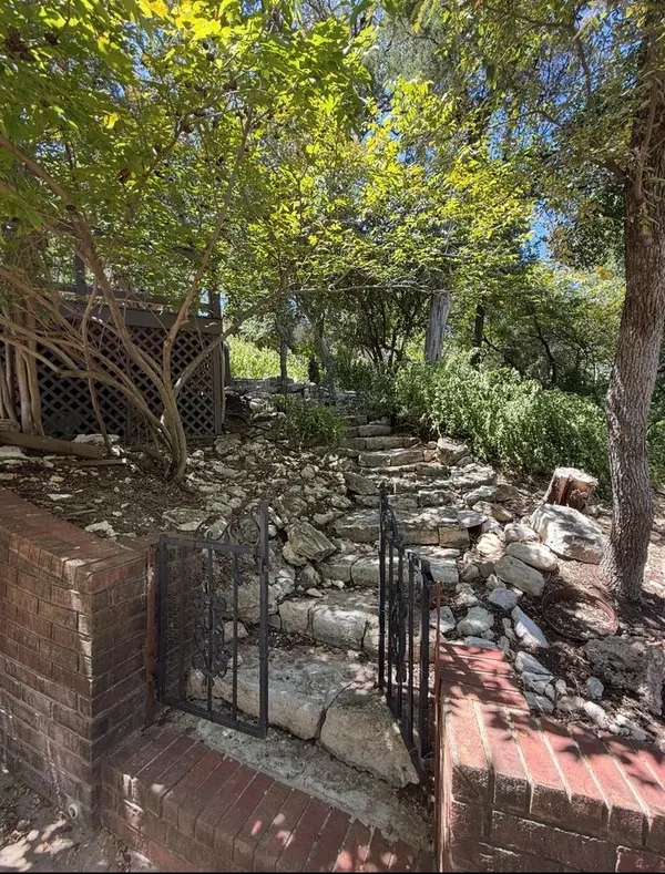 6002 Shadow Valley CV #A, Austin, TX 78731