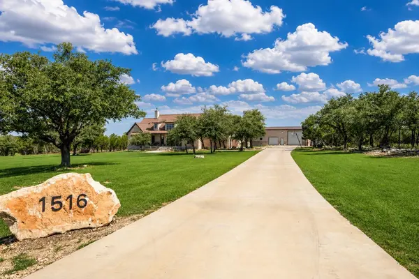 1516 E Flying Owl DR, Johnson City, TX 78636