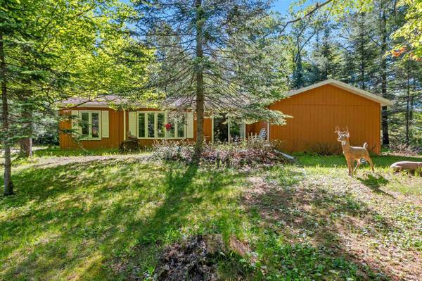 N6814 SPRINGBROOK RD, Cecil, WI 54111