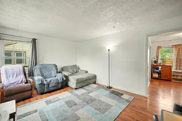 404 E Claflin Ave, Salina, KS 67401