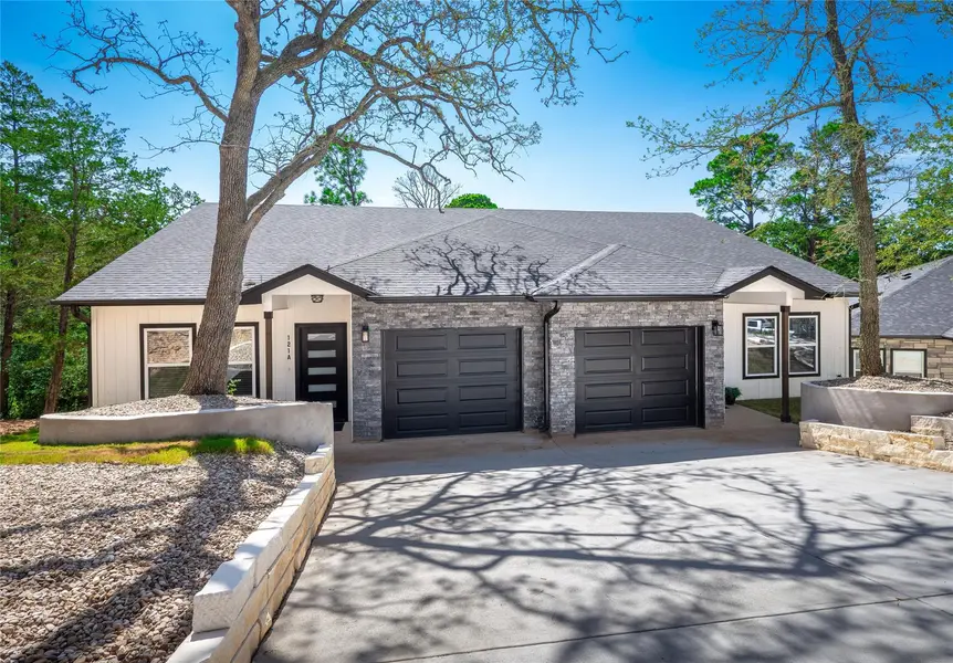 121 S Kanaio DR #A & B, Bastrop, TX 78602