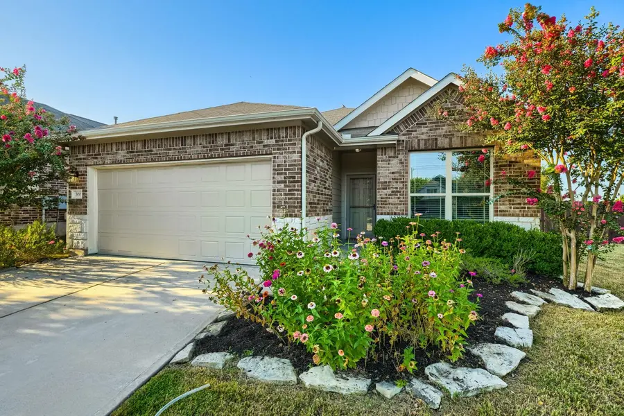 300 Shale CIR, Buda, TX 78610