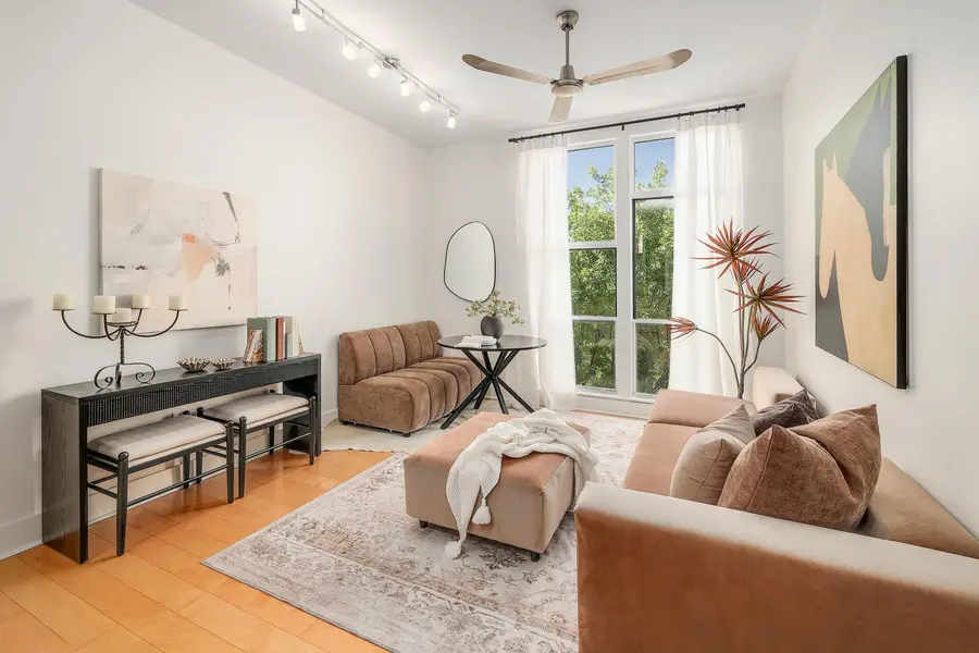 1320 Robert Browning ST #308, Austin, TX 78723
