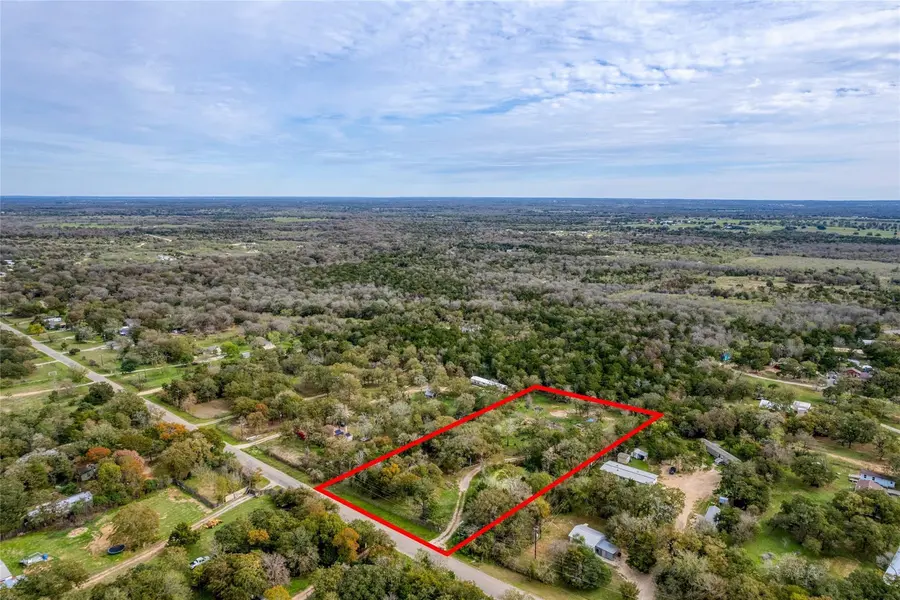 201 Artesian DR, Cedar Creek, TX 78612
