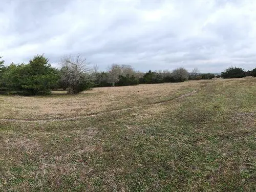 176 Ike LN, Brenham, TX 77833