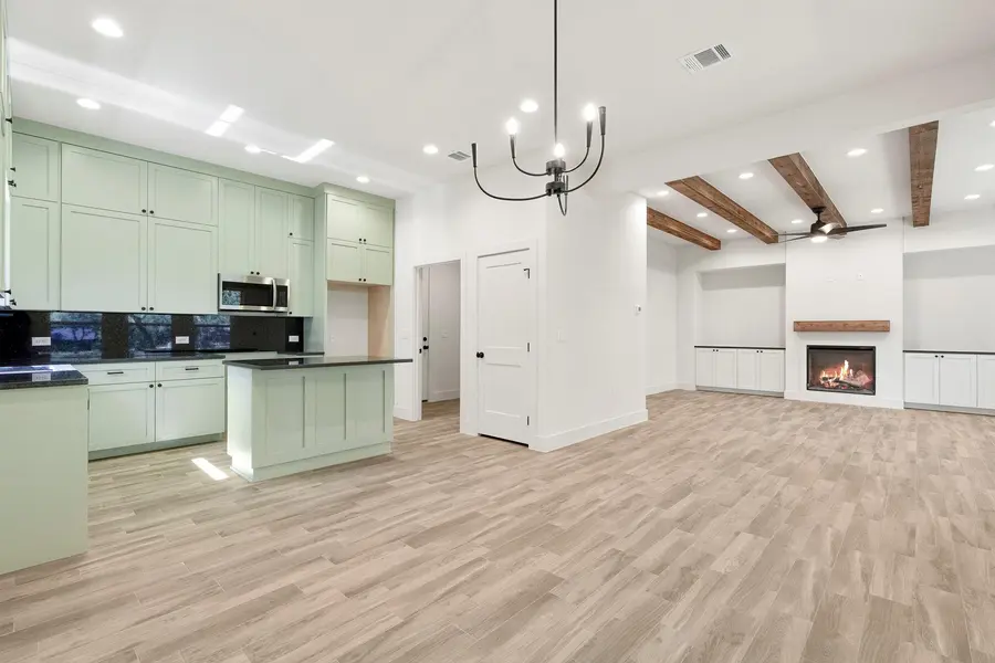 12 Wilson CIR, Wimberley, TX 78676