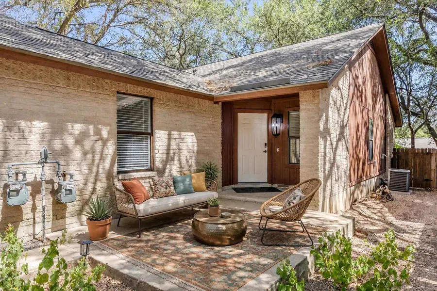 1008 Milford WAY #B, Austin, TX 78745