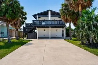 500 Royal Palm LN, Port Aransas, TX 78373