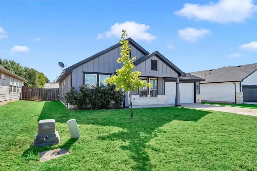 449 Dove TRL, Bertram, TX 78605