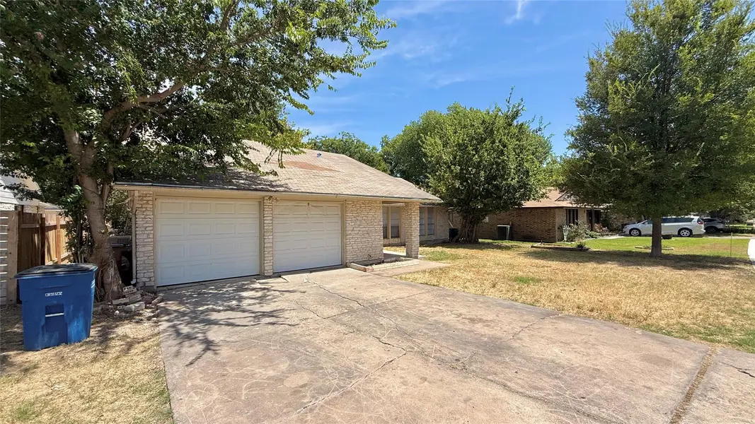10105 Oak Hollow DR, Austin, TX 78758