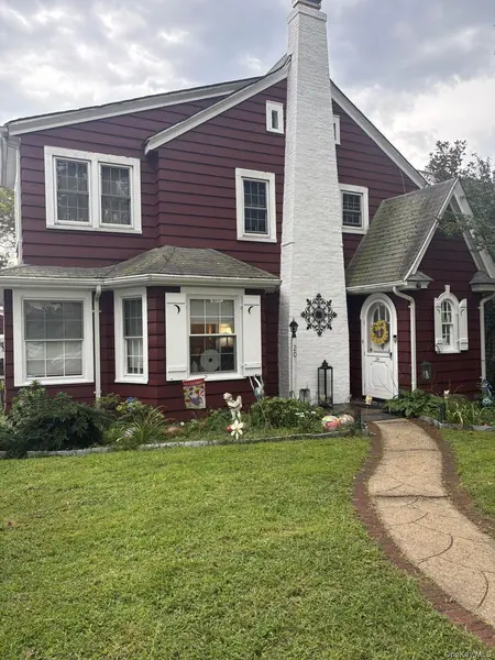 20 Huron RD, Bellerose Village, NY 11001
