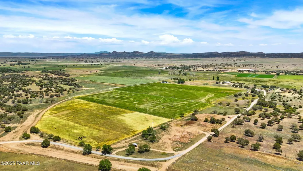 10825 W Strickland Wash RD, Prescott, AZ 86305