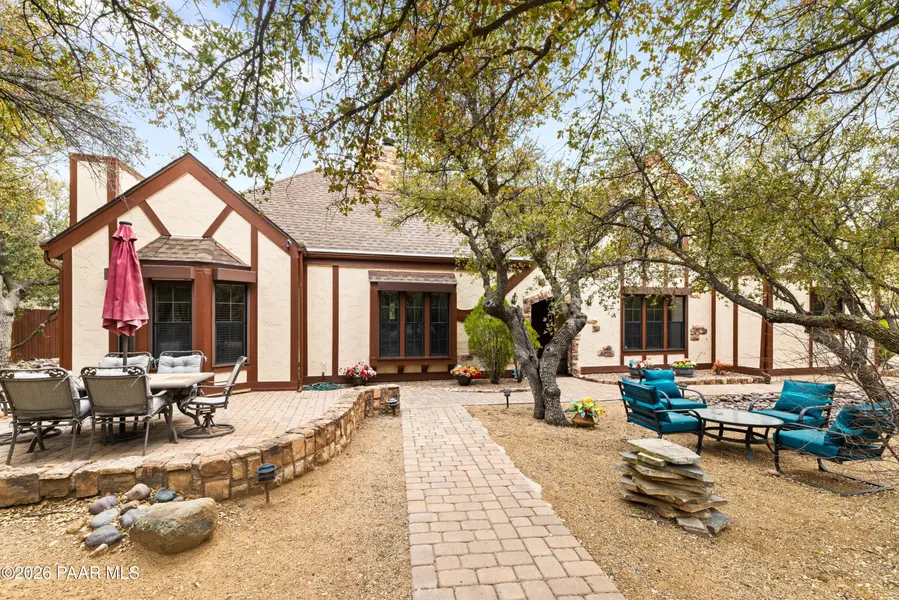 2 Woodside DR, Prescott, AZ 86305