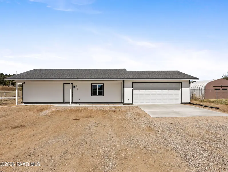 18278 S Frontier RD, Peeples Valley, AZ 86332