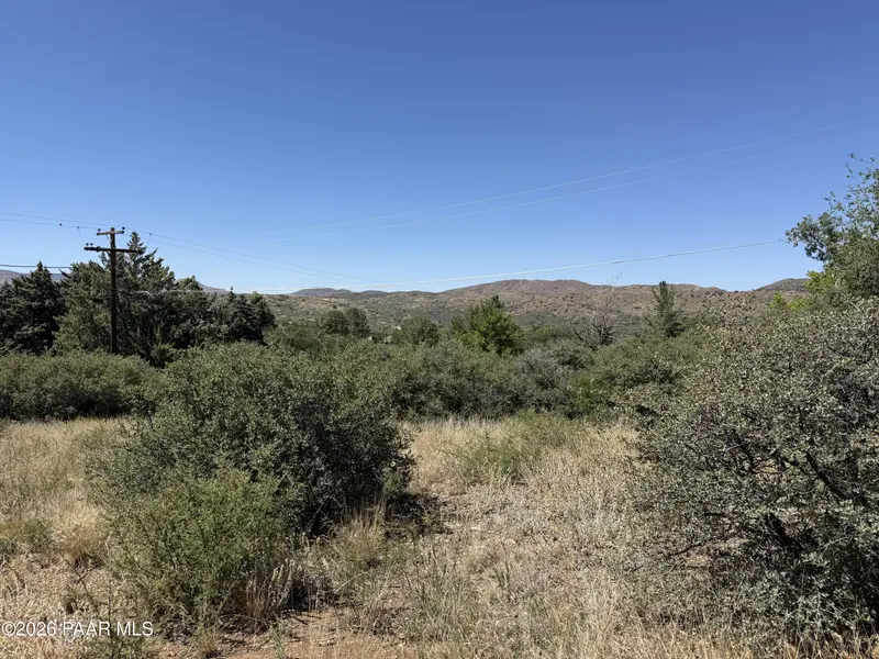 13252 E Kofa RD, Mayer, AZ 86333