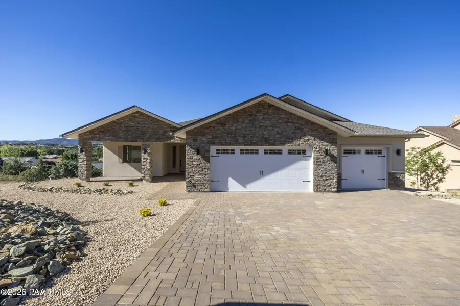561 S Lakeview DR, Prescott, AZ 86301
