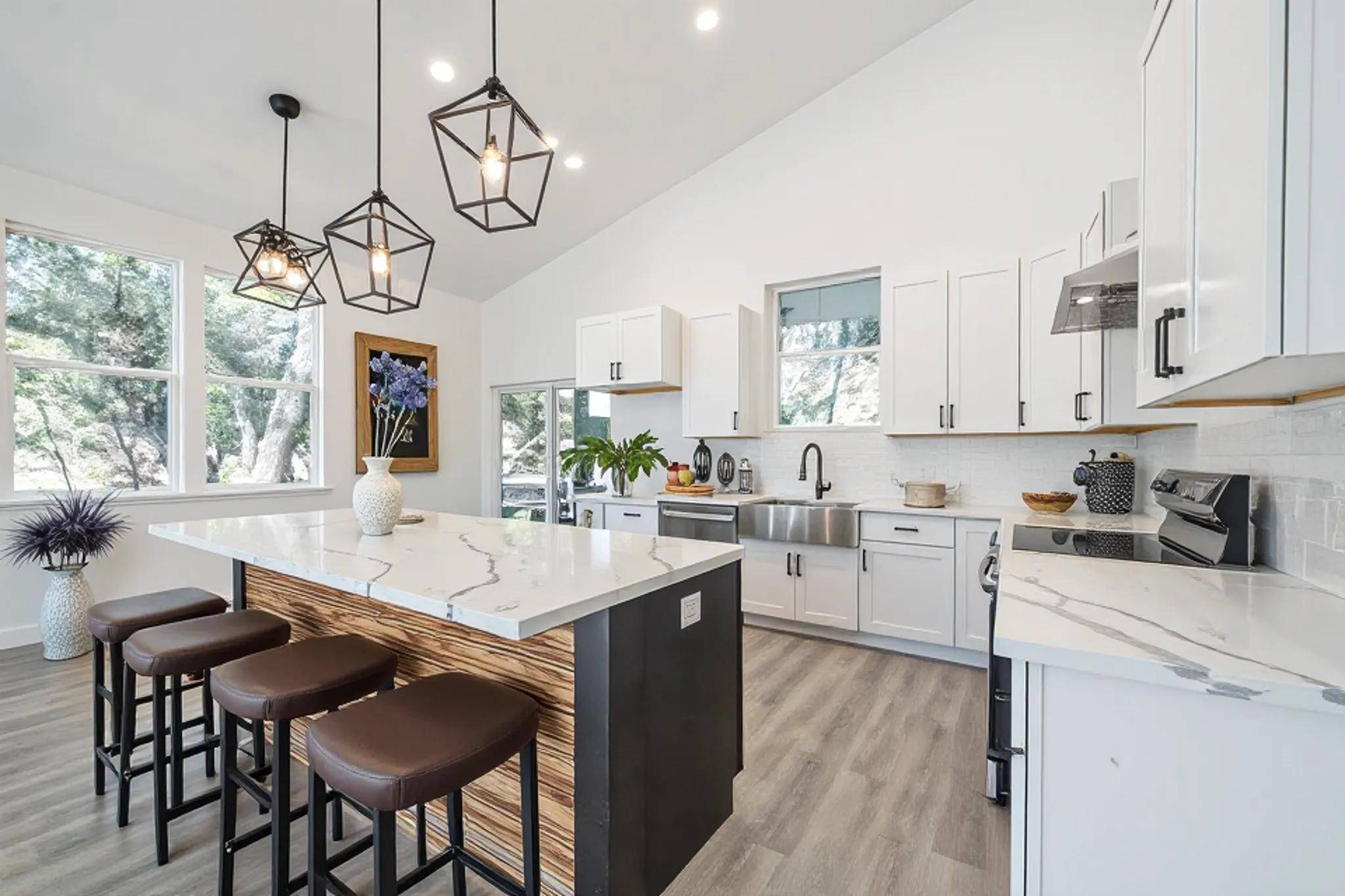 4 Huisache LN, Wimberley, TX 78676