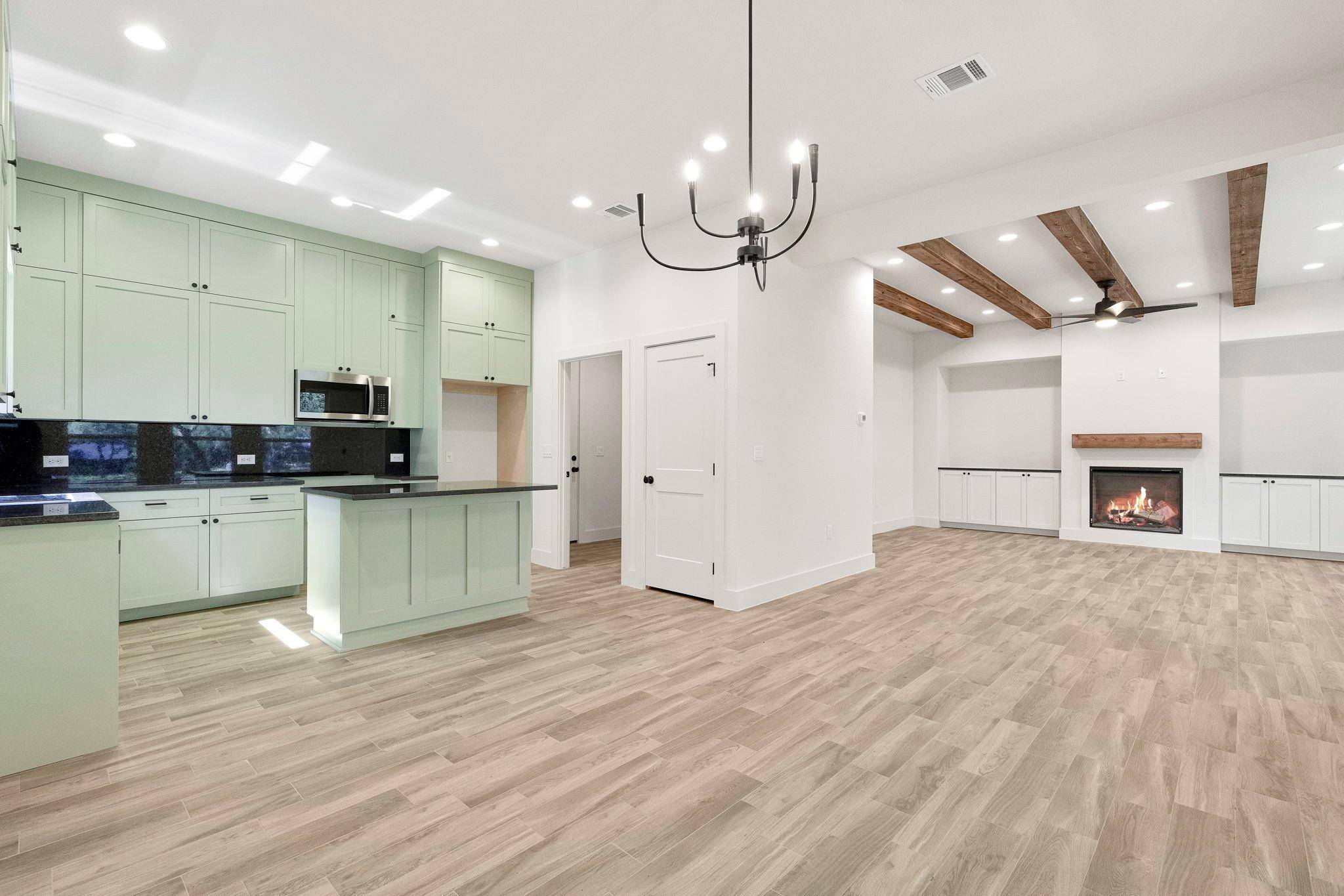 12 Wilson CIR, Wimberley, TX 78676