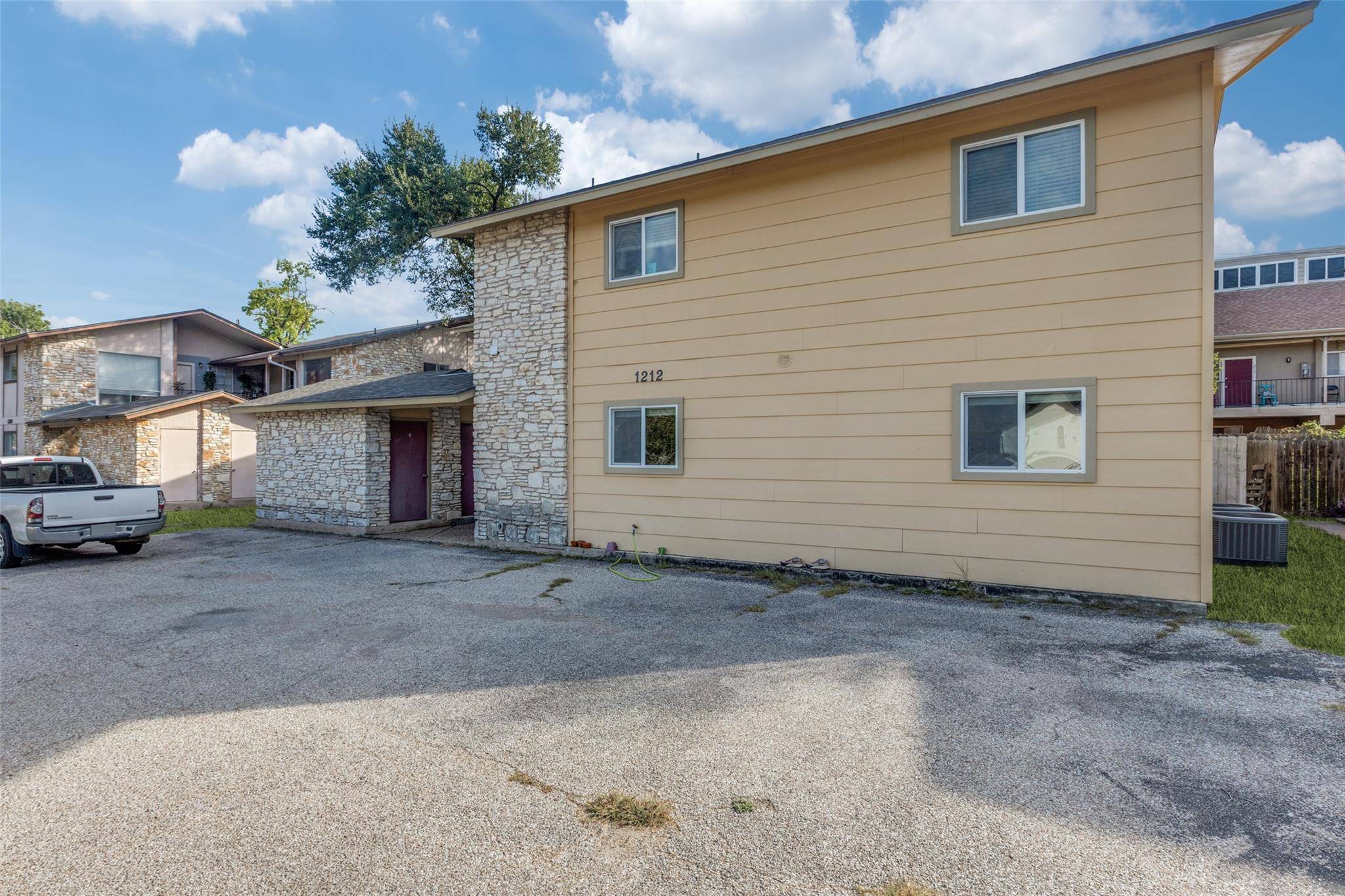 1212 Hollow Creek DR #B, Austin, TX 78704