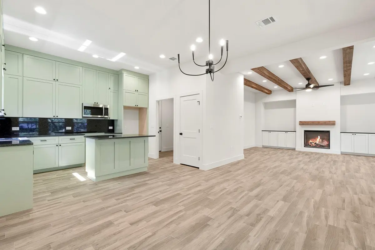 12 Wilson CIR, Wimberley, TX 78676