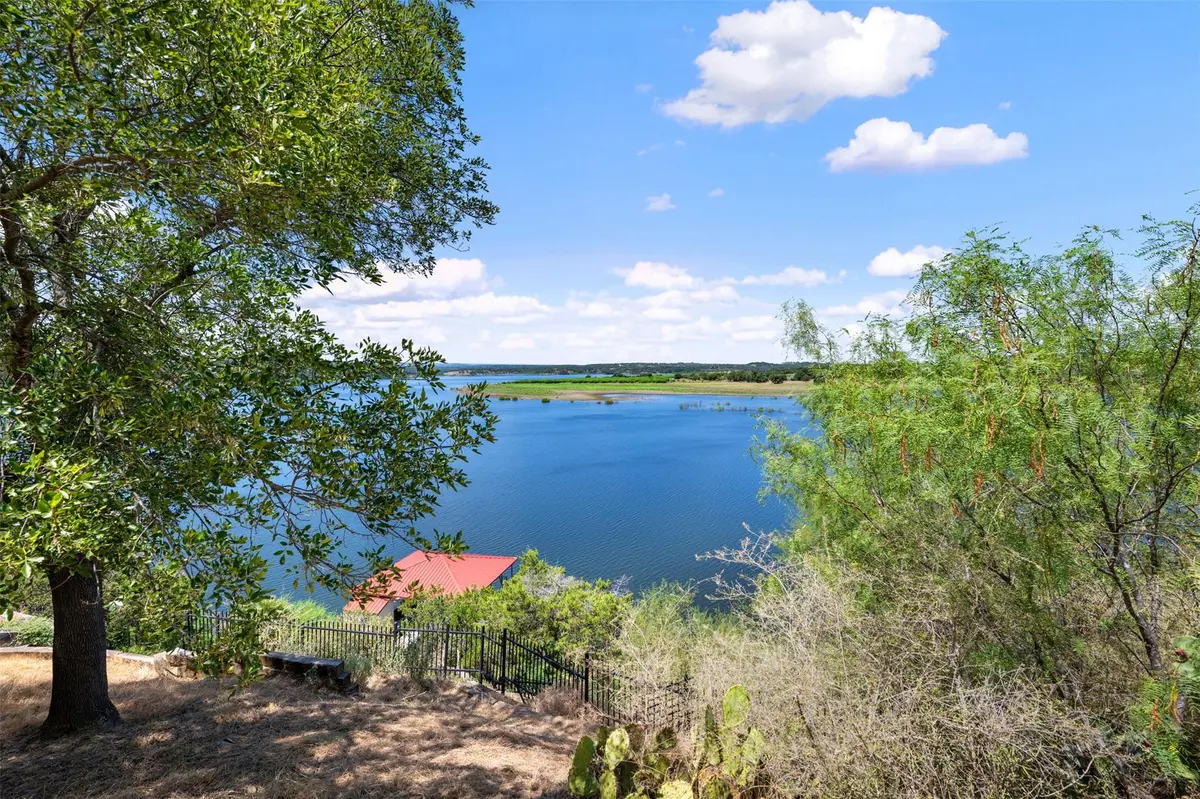 335 Harbor DR, Spicewood, TX 78669